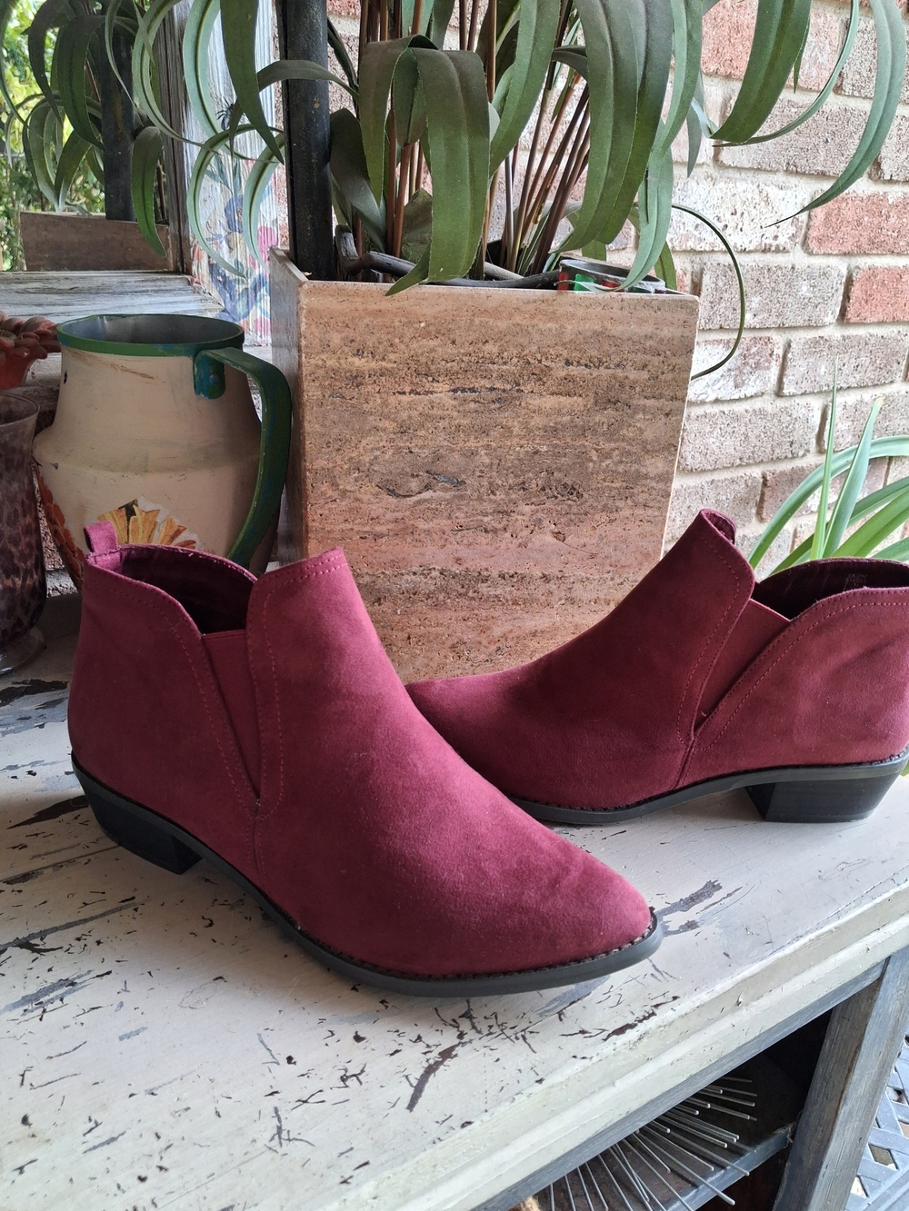 Francesca Ankle booties in Moody Merlot Size 7.5